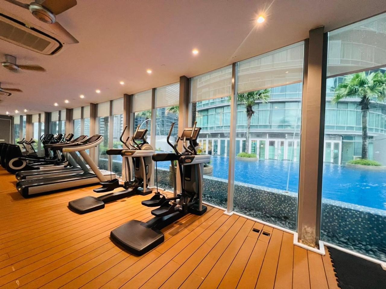 Vortex Suites Klcc By Moonlight